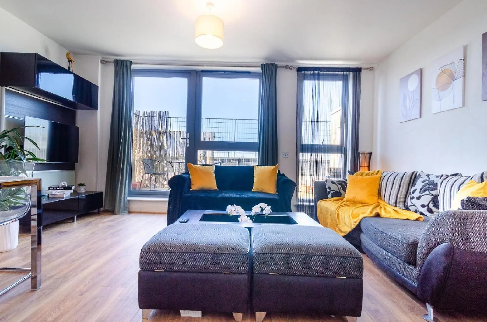 Apartment New The Viewpoint Modern 2 Bed Near O2 And Excel Ideal For Business And Long Stays London