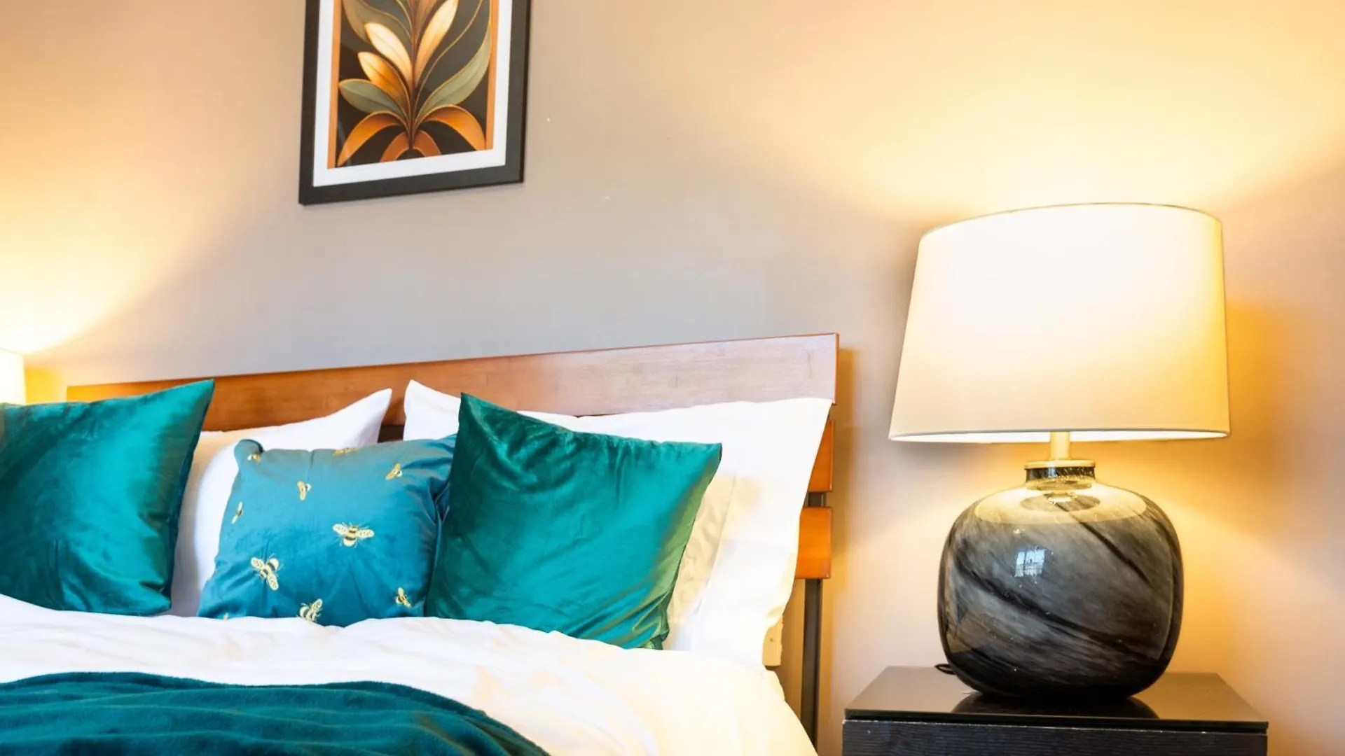 Apartment New The Viewpoint Modern 2 Bed Near O2 And Excel Ideal For Business And Long Stays London