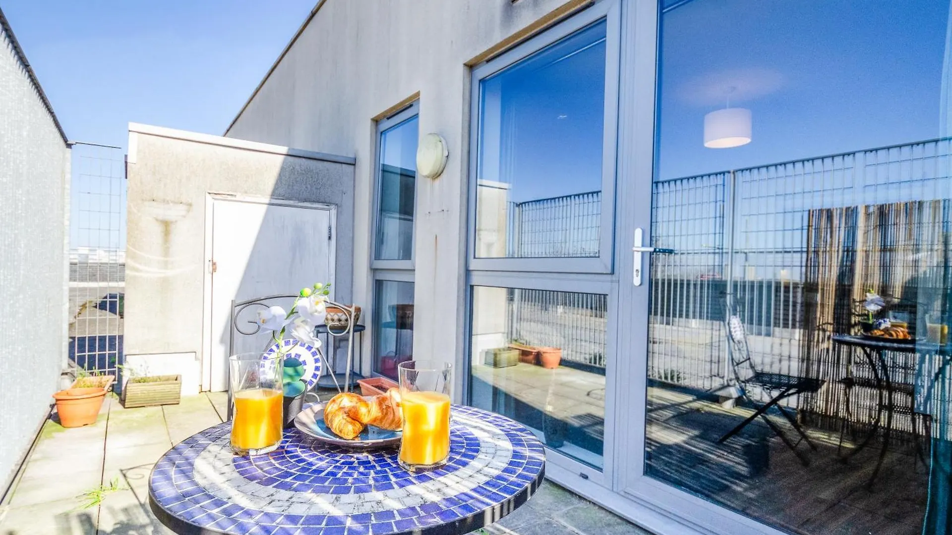 New The Viewpoint Modern 2 Bed Near O2 And Excel Ideal For Business And Long Stays London 0*,