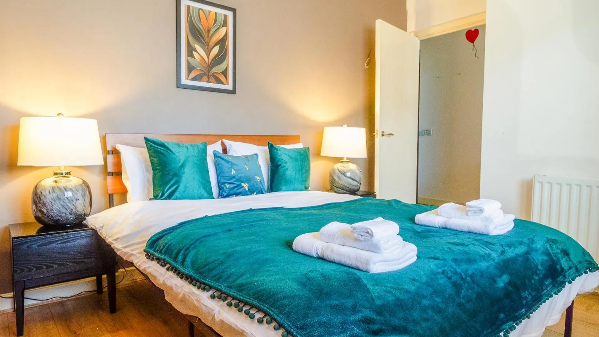 New The Viewpoint Modern 2 Bed Near O2 And Excel Ideal For Business And Long Stays London 0*,