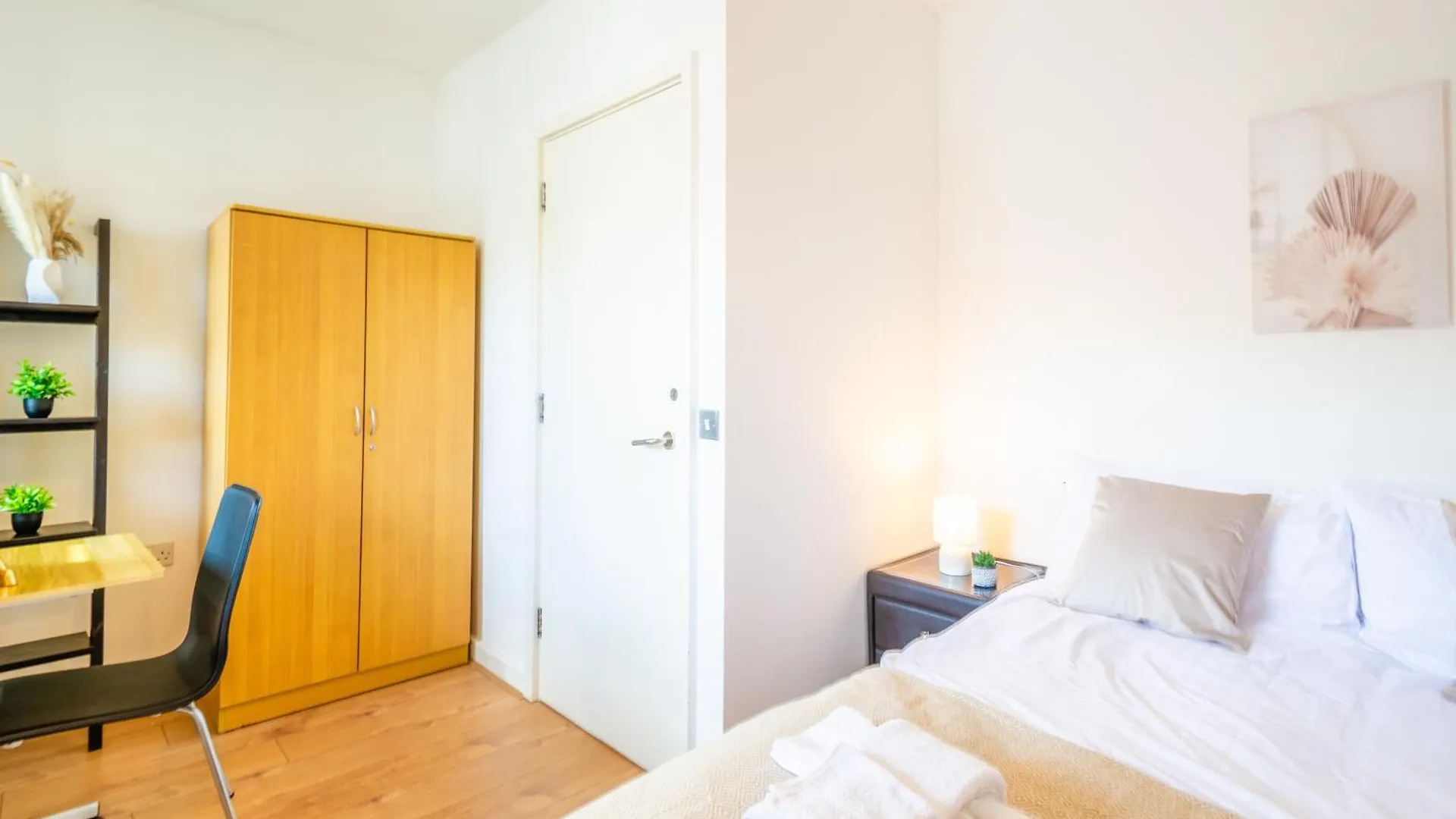 New The Viewpoint Modern 2 Bed Near O2 And Excel Ideal For Business And Long Stays London Apartment